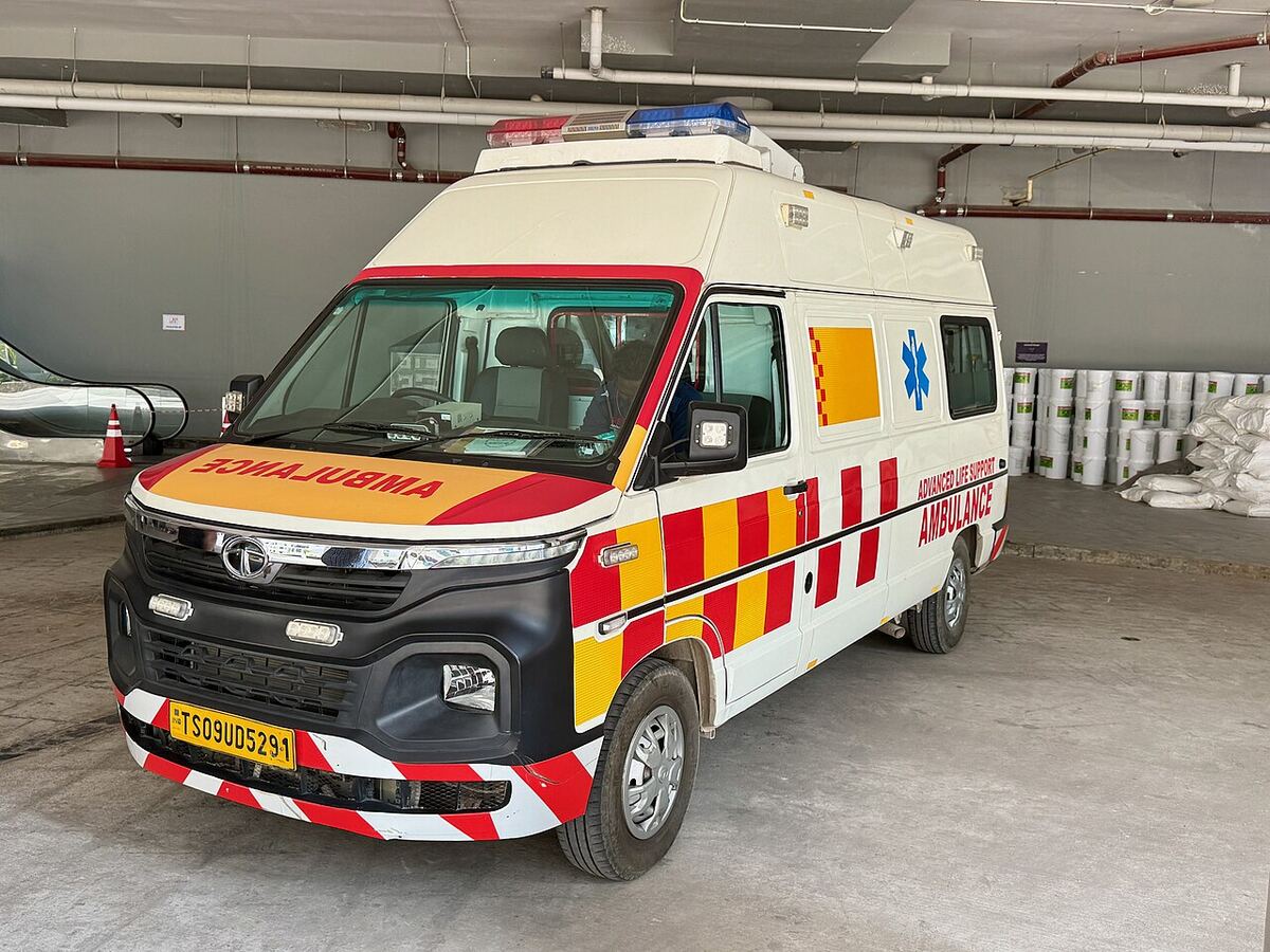 24x7 ambulance service in Noida - Noida Ambulance Service