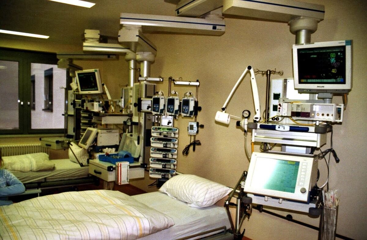 ICU / Ventilator Ambulance in Noida
